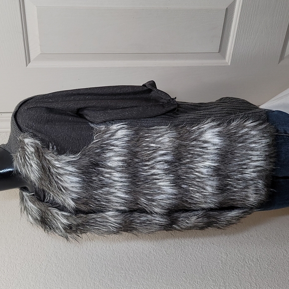 I.N Studio Faux Fur Vest - Picture 4 of 5